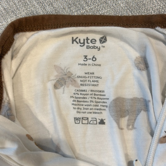 Kyte baby zippered footie - bears and bees - Picture 3 of 3